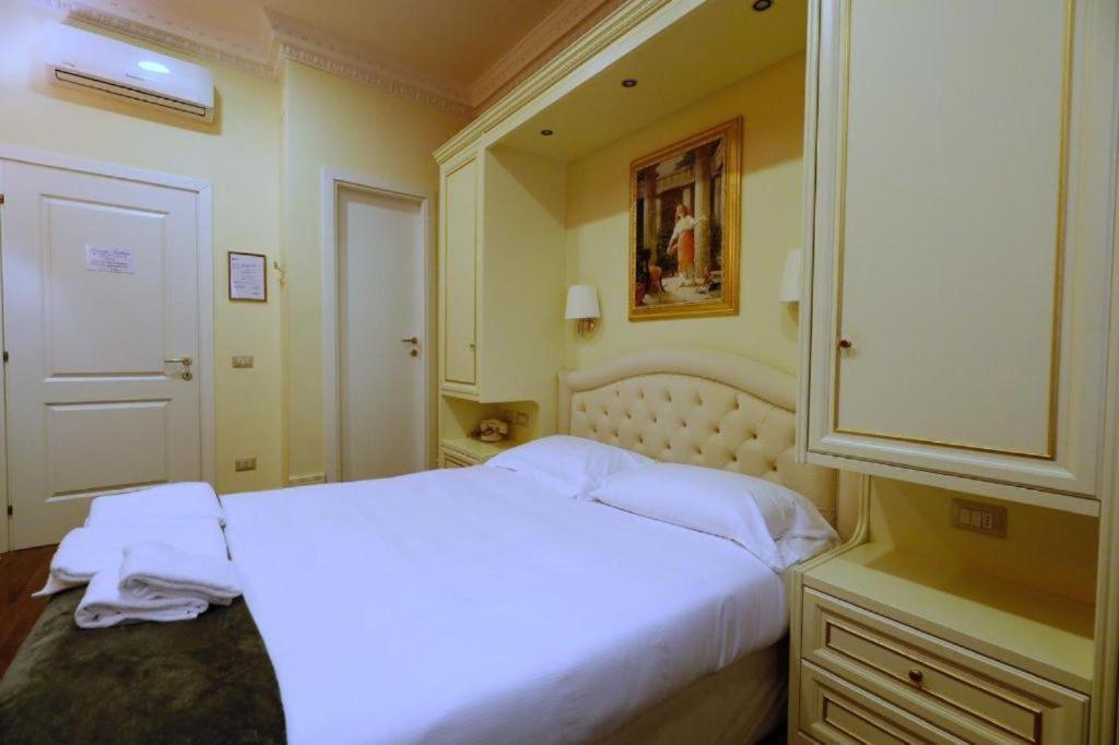Dimora Frattina Hotell Rom Exteriör bild