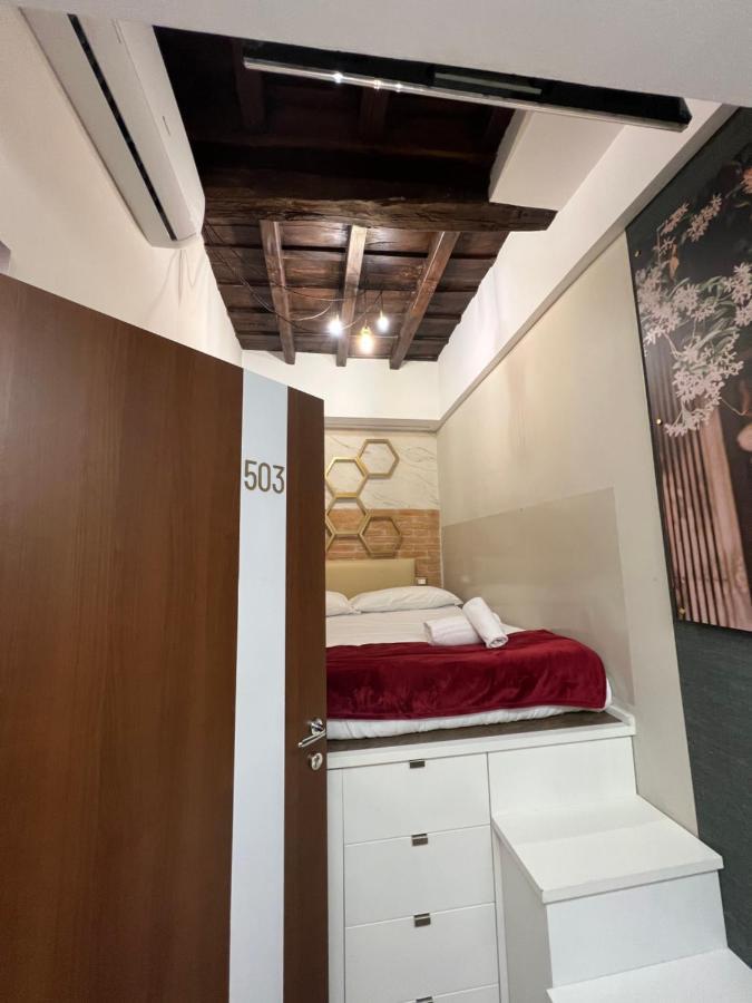 Dimora Frattina Hotell Rom Exteriör bild